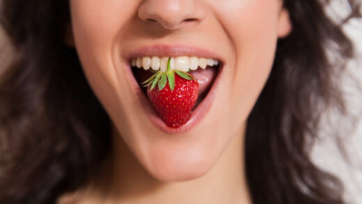 10 najlepszych produktów spożywczych dla poprawy zdrowia jamy ustnej.